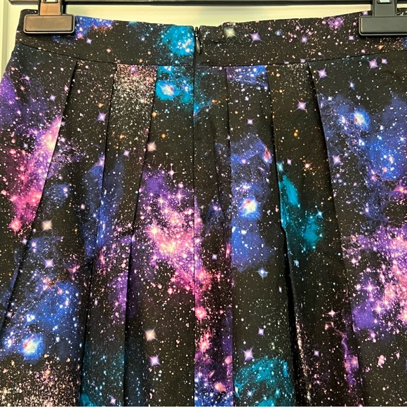 Birds of North America Starique skirt - Picture 2 of 3